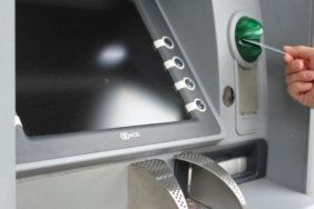 almanyanin-ikinci-buyuk-bankasi-dkb-tum-atmlerini-kapatti-EhcWOvXQ.jpg