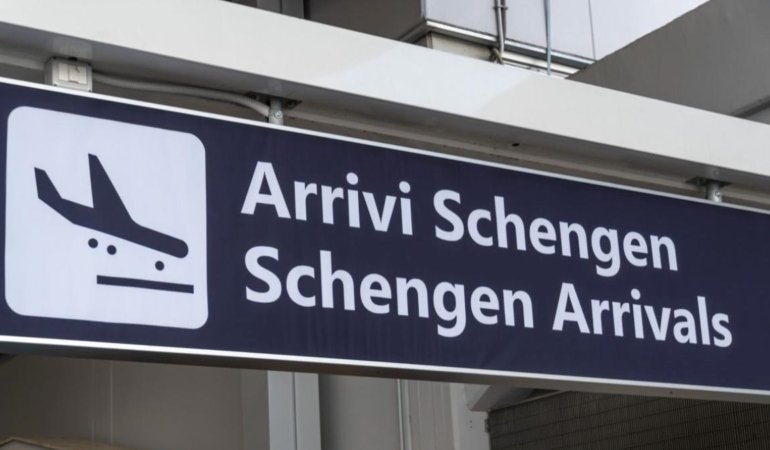 Avrupa Sınırlarında Yeni Dönem Başlıyor! Pasaport Damgasına Veda, Dijital Sisteme Merhaba 6 avrupa-sinirlarinda-yeni-donem-basliyor-pasaport-damgasina-veda-dijital-sisteme-merhaba-dBV2QIac.jpg
