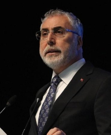 Bakan Işıkhan’dan 30 Ağustos Mesajı! "Türkiye Yüzyılı Vizyonu İçin Çalışmaya Devam Edeceğiz" 3 bakan-isikhandan-30-agustos-mesaji-turkiye-yuzyili-vizyonu-icin-calismaya-devam-edecegiz-WWQ6cFVi.jpg