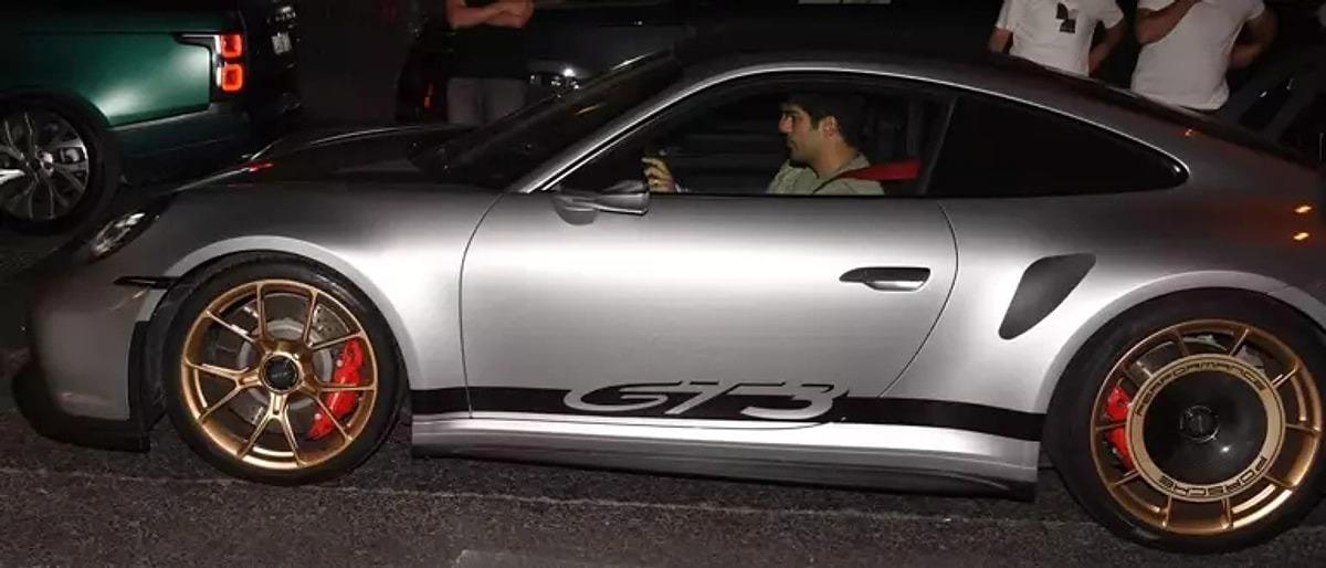 Burak Özçivit’ten yeni lüks araç! 33 milyon TL değerinde Rolls Royce Cabrio 1 Burak Özçivit’ten yeni lüks araç! 33 milyon TL değerinde Rolls Royce Cabrio