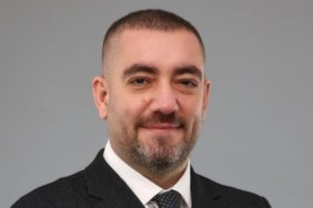 Erkan Bayrak, FLO Group’un Yurt Dışı Satış Operasyonlarından Sorumlu Genel Müdür Yardımcısı Oldu 4 erkan-bayrak-flo-groupun-yurt-disi-satis-operasyonlarindan-sorumlu-genel-mudur-yardimcisi-oldu-8OIVqjcN.jpg