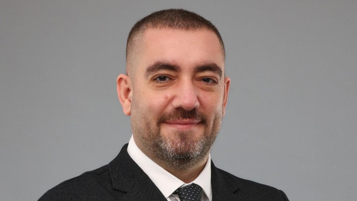 Erkan Bayrak, FLO Group’un Yurt Dışı Satış Operasyonlarından Sorumlu Genel Müdür Yardımcısı Oldu 2 erkan-bayrak-flo-groupun-yurt-disi-satis-operasyonlarindan-sorumlu-genel-mudur-yardimcisi-oldu-8OIVqjcN.jpg