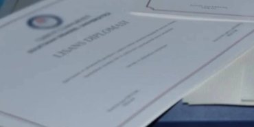 financial-times-sahte-diploma-sorusturmasi-e-devlet-ve-resmi-verilere-guveni-sarsiyor-Y66W6L1O.jpg