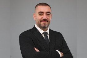 FLO GROUP uluslararası operasyonlara yön verecek ismi belirledi! Erkan Bayrak yeni görevine başladı 1 flo-group-uluslararasi-operasyonlara-yon-verecek-ismi-belirledi-erkan-bayrak-yeni-gorevine-basladi-8xUlHkjh.jpg