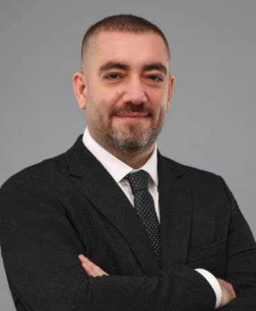 FLO GROUP uluslararası operasyonlara yön verecek ismi belirledi! Erkan Bayrak yeni görevine başladı 4 flo-group-uluslararasi-operasyonlara-yon-verecek-ismi-belirledi-erkan-bayrak-yeni-gorevine-basladi-8xUlHkjh.jpg
