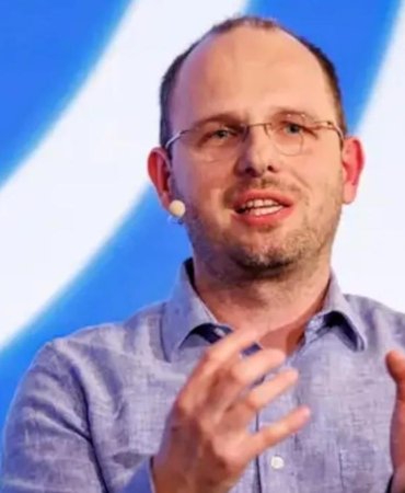 GitHub CEO’su Thomas Dohmke kendi girişimini kurmak için Microsoft’tan ayrılıyor 5 github-ceosu-thomas-dohmke-kendi-girisimini-kurmak-icin-microsofttan-ayriliyor-1rwfZRpq.jpg