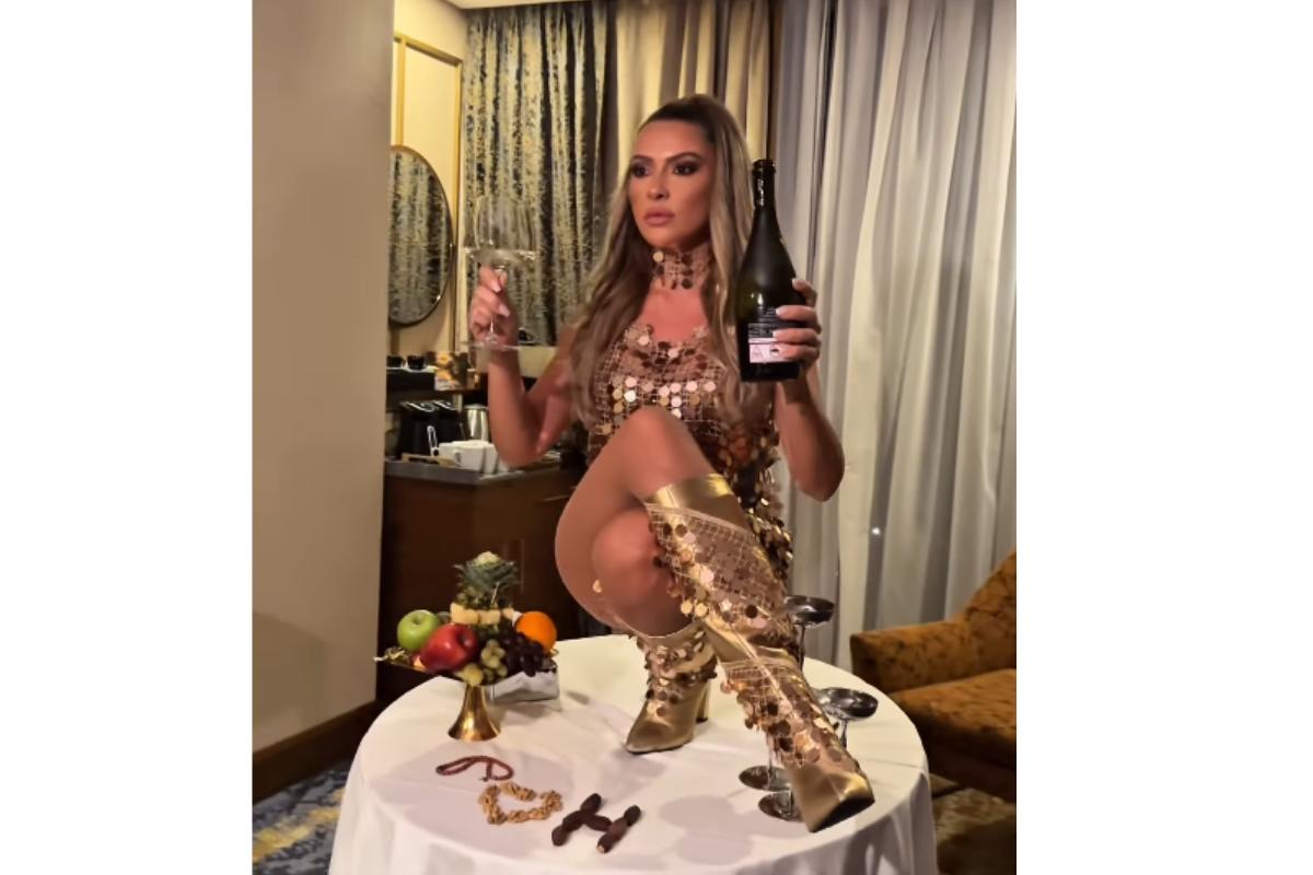 Hadise’den Nicki Minaj Akımı Pozu Sosyal Medyada Gündem Oldu 1 Hadise’den Nicki Minaj Akımı Pozu Sosyal Medyada Gündem Oldu