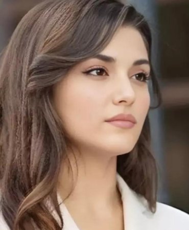 Hande Erçel yeni reklam kampanyasından servet kazandı 4 hande-ercel-yeni-reklam-kampanyasindan-servet-kazandi-tgWfI7rd.jpg