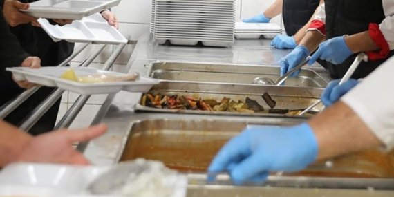 Hazır yemek sektöründen toplu yemek verecek kişi ve şirketlere gıda güvenliği uyarısı