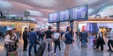 istanbul-ve-antalya-havalimanlarinda-tarihi-gun-bir-gunde-yarim-milyondan-fazla-yolcu-agirladilar-O1ji2VxW.jpg