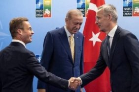 İsveç'te Garip Olay! Başbakanın Türkiye Dosyası Havalimanında Unutuldu 2 isvecte-garip-olay-basbakanin-turkiye-dosyasi-havalimaninda-unutuldu-43q1saEZ.jpg