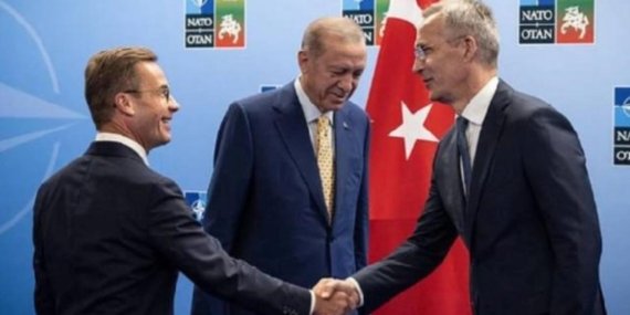 İsveç’te Garip Olay! Başbakanın Türkiye Dosyası Havalimanında Unutuldu