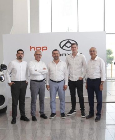 Maxus’tan Hop Teknoloji’ye 12 Adet Elektrikli Araç Teslimatı 5 maxustan-hop-teknolojiye-12-adet-elektrikli-arac-teslimati-XHhYGrx9.jpg