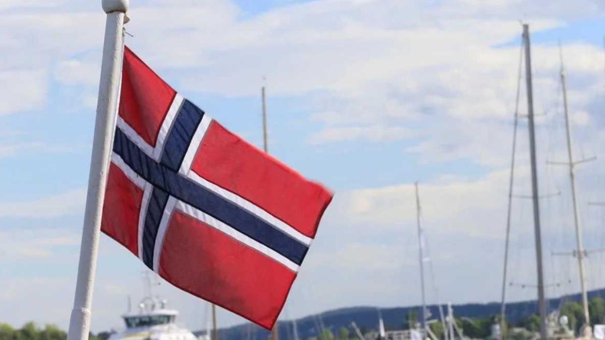 Rusya’dan Norveç’e Yaptırım Tehdidi! Balıkçı Gemilerinin Rus Sularına Girişi Yasaklanabilir 2 rusyadan-norvece-yaptirim-tehdidi-balikci-gemilerinin-rus-sularina-girisi-yasaklanabilir-BuTjQiNN.jpg