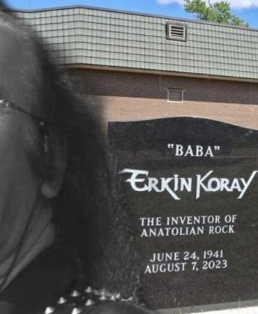 Seyyal Taner, Erkin Koray'ın mezarını ziyaret etti: Huzurla uyu 2 seyyal-taner-erkin-korayin-mezarini-ziyaret-etti-huzurla-uyu-WEudZ9KJ.jpg