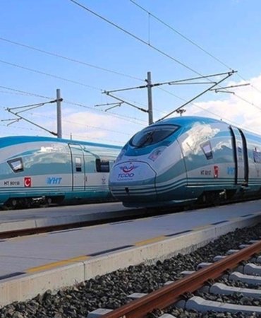 TCDD Raylarda Sadece Yolcu Değil Enerji de Taşıyacak Güneş Enerjisi Yatırımları Başladı 9 tcdd-raylarda-sadece-yolcu-degil-enerji-de-tasiyacak-gunes-enerjisi-yatirimlari-basladi-E9rJg97Y.jpg