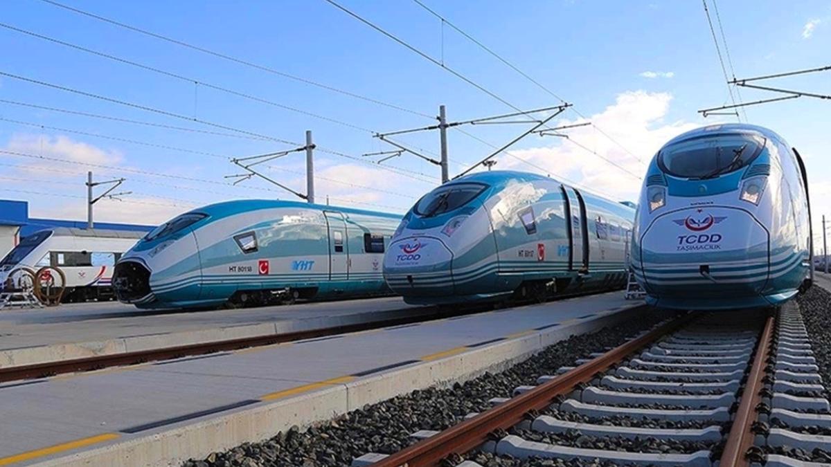 TCDD Raylarda Sadece Yolcu Değil Enerji de Taşıyacak Güneş Enerjisi Yatırımları Başladı 2 tcdd-raylarda-sadece-yolcu-degil-enerji-de-tasiyacak-gunes-enerjisi-yatirimlari-basladi-E9rJg97Y.jpg