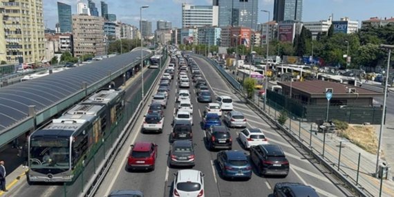 TÜİK: Temmuzda Trafiğe Kayıtlı Taşıt Sayısı 32,6 Milyona Ulaştı