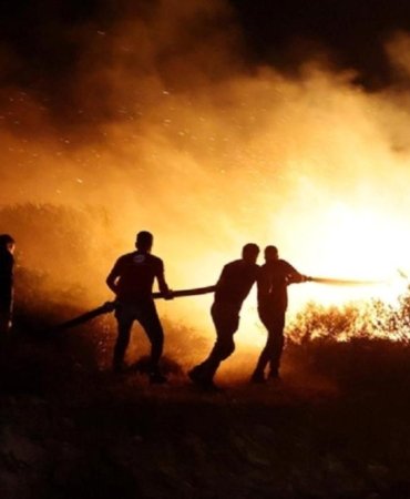 yunanistanda-orman-yanginlari-buyuyor-yerlesim-yerleri-bosaltiliyor-l2BMmP2t.jpg