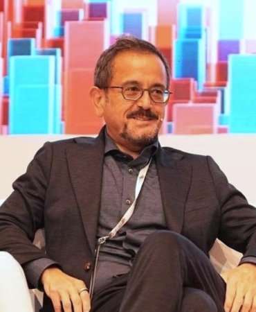 Ali Sabancı'dan Okuma Listesi Paylaşımı! "Murat Ülker'den Önemli Bir Ders Aldım" Dedi 2 ali-sabancidan-okuma-listesi-paylasimi-murat-ulkerden-onemli-bir-ders-aldim-dedi-mU3CYU5S.jpg