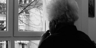 alzheimer-hastalari-icin-kaybolma-riskine-karsi-takip-cihazi-seferberligi-29KSIsiP.jpg