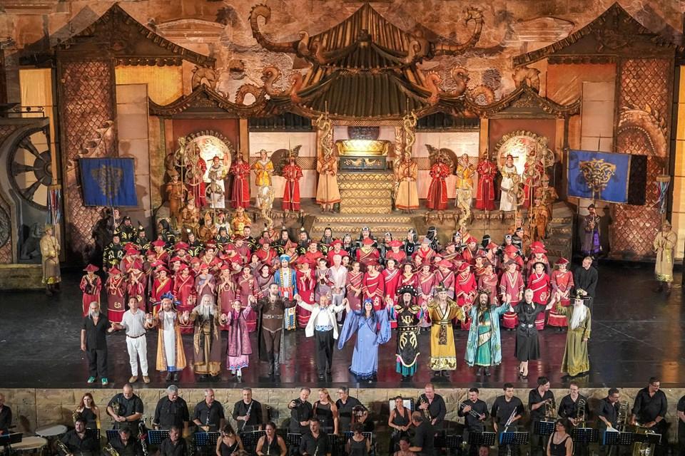 Aspendos’ta Turanların Büyüleyici Açılışı: Puccini’nin Turandot’u Şehirle Buluştu 2 Aspendos’ta Turanların Büyüleyici Açılışı: Puccini’nin Turandot’u Şehirle Buluştu