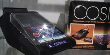 Atari’nin İptal Edilen Gizemli Projesi! Holografik Konsol Cosmos Neden Piyasaya Çıkamadı? 15 atarinin-iptal-edilen-gizemli-projesi-holografik-konsol-cosmos-neden-piyasaya-cikamadi-ZECZkWTG.jpg