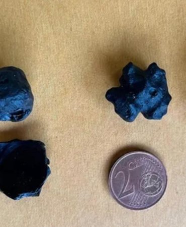 Avustralya’da Gizemli Cam Parçaları 11 Milyon Yıllık Asteroit Çarpmasına İşaret Ediyor 9 avustralyada-gizemli-cam-parcalari-11-milyon-yillik-asteroit-carpmasina-isaret-ediyor-aMpByPJu.jpg