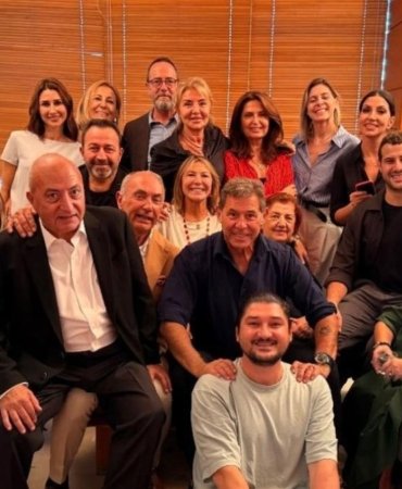 Cem Boyner 70. Yaşını Dostlarıyla Kutladı 9 cem-boyner-70-yasini-dostlariyla-kutladi-Fb3cPeYL.jpg