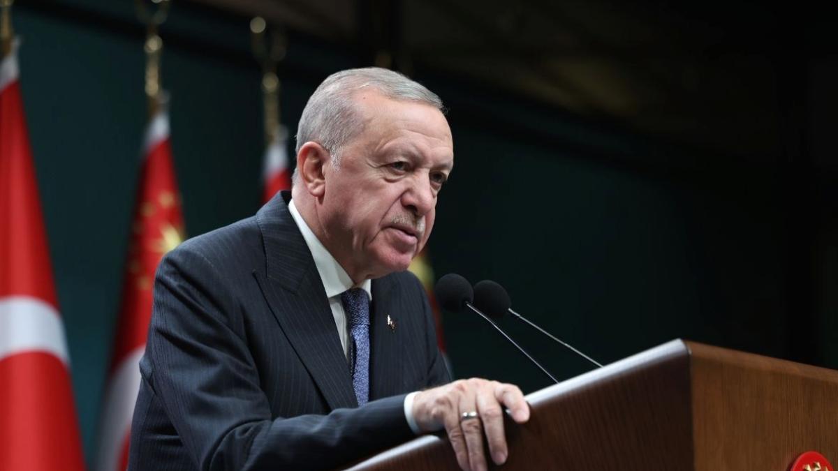 Cumhurbaşkanı Erdoğan’dan ABD Ziyareti ve Ekonomi Mesajı: Ticarette 100 Milyar Dolar Hedefi, Enerji ve Havacılıkta Yeni Adımlar 2 cumhurbaskani-erdogandan-abd-ziyareti-ve-ekonomi-mesaji-ticarette-100-milyar-dolar-hedefi-enerji-ve-lGHmRn8m.jpg