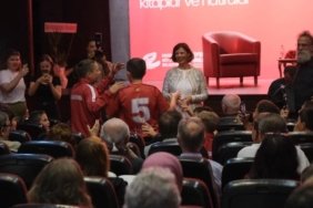 Eskişehir’in Ruhunu Şiir ve Futbol Buluşturdu 1 eskisehirin-ruhunu-siir-ve-futbol-bulusturdu-sTDEG8cZ.jpg