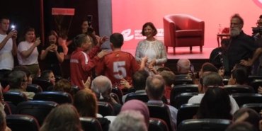 eskisehirin-ruhunu-siir-ve-futbol-bulusturdu-sTDEG8cZ.jpg