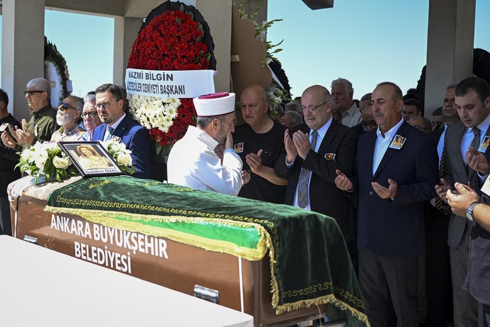Gülden Özel: TRT’nin Işığı Gittikten Sonra Anılar ve Mirası 2 Gülden Özel: TRT’nin Işığı Gittikten Sonra Anılar ve Mirası