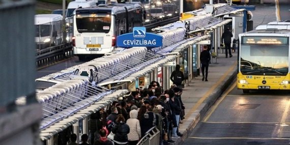 İstanbul’da 30 Yaş Üstü Öğrencilere İndirimli Bilet Hakkı Geri Geldi!