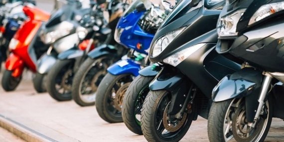 İstanbul’da Motosiklet Kullanımına Yeni Düzenleme! Kaldırıma Park Etmek Yasaklanıyor