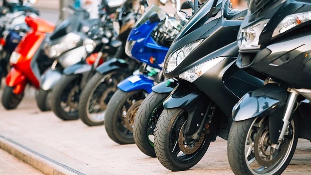 İstanbul'da Motosiklet Kullanımına Yeni Düzenleme! Kaldırıma Park Etmek Yasaklanıyor 2 istanbulda-motosiklet-kullanimina-yeni-duzenleme-kaldirima-park-etmek-yasaklaniyor-xPuT1uSz.jpg