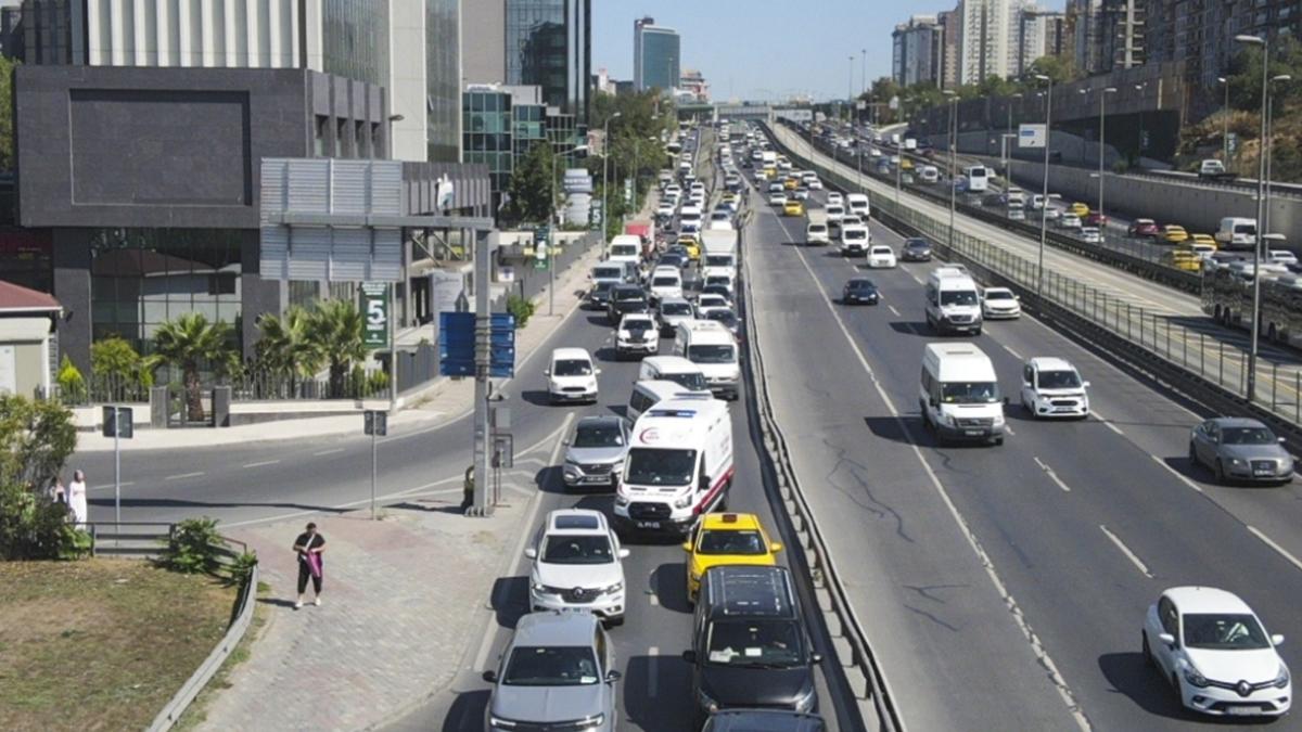 İstanbul'da sürücüler "Lütfen ambulansa yol ver" anonsunu radyodan duyacak 2 istanbulda-suruculer-lutfenambulansa-yol-ver-anonsunu-radyodan-duyacak-lVNlb4am.jpg
