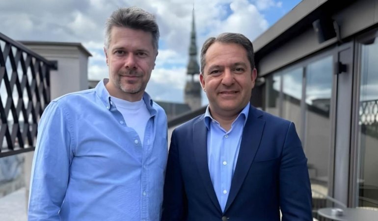 Kaspi'den Türkiye'ye 1,5 Milyar Dolarlık Yatırım! Hepsiburada Satın Alımıyla Dev Hamle 1 kaspiden-turkiyeye-15-milyar-dolarlik-yatirim-hepsiburada-satin-alimiyla-dev-hamle-KCA7FkYA.jpg