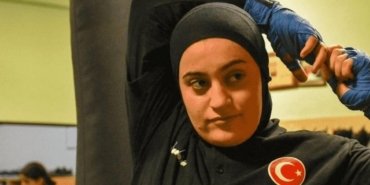 Milli Boksör Şeyma Düztaş'tan Tarihi Başarı! Dünya Şampiyonası'nda Bronz Madalya Kazandı 3 milli-boksor-seyma-duztastan-tarihi-basari-dunya-sampiyonasinda-bronz-madalya-kazandi-SwB6H8yv.jpg