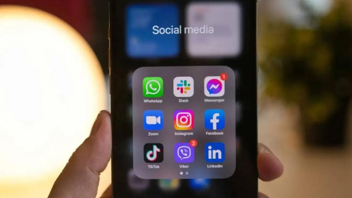 Nepal Hükümeti, Facebook ve YouTube'a Erişim Engeli Getiriyor! Sebebi Ne? 2 nepal-hukumeti-facebook-ve-youtubea-erisim-engeli-getiriyor-sebebi-ne-lqLiAGzC.jpg