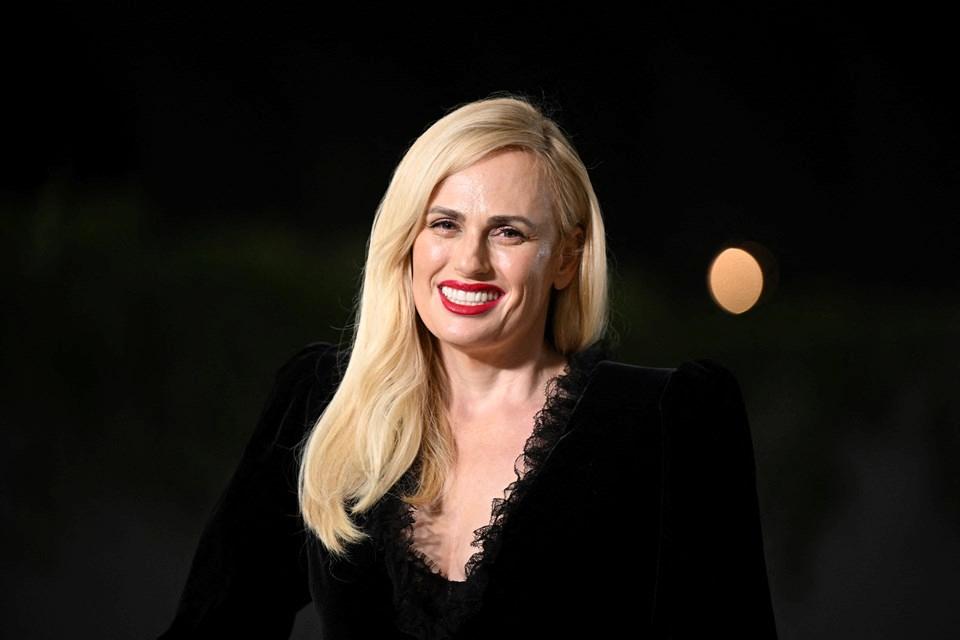 Rebel Wilson’un Yeni Başrolü: Girl Group ile Sahnelere Geri Dönüş Sofrasında Büyük Detaylar 1 Rebel Wilson’un Yeni Başrolü: Girl Group ile Sahnelere Geri Dönüş Sofrasında Büyük Detaylar