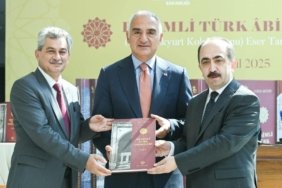 Resimli Türk Abideleri: Koleksiyonun Gölgesinden Gün ışığına Taşınan Kültür Mirasıyla Tanışın 3 resimli-turk-abideleri-koleksiyonun-golgesinden-gun-isigina-tasinan-kultur-mirasiyla-tanisin-QMhOCcgJ.jpg