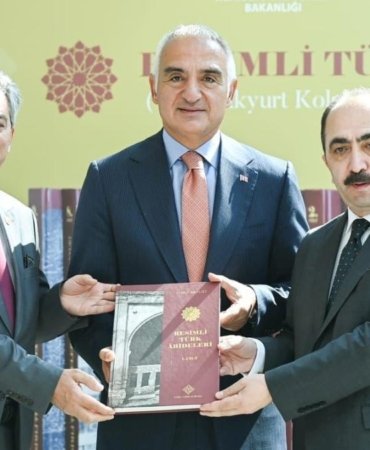 resimli-turk-abideleri-koleksiyonun-golgesinden-gun-isigina-tasinan-kultur-mirasiyla-tanisin-QMhOCcgJ.jpg