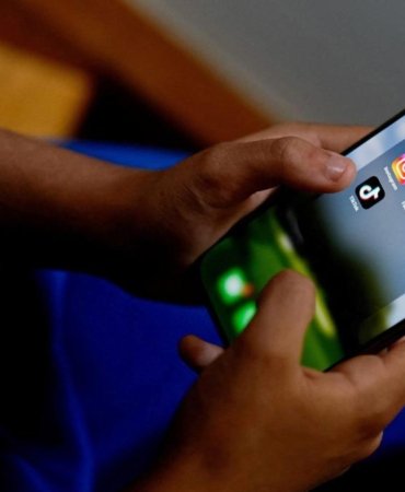 Sosyal Medyada Yaş Doğrulama Endişe Yarattı! Yapay Zeka Gençlere Yanlışlıkla Yasak Getirebilir 2 sosyal-medyada-yas-dogrulama-endise-yaratti-yapay-zeka-genclere-yanlislikla-yasak-getirebilir-nDO4GmxF.jpg
