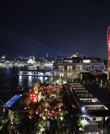 The Peninsula Istanbul, Contemporary Istanbul Kapsamında Grimanesa Amorós’un Eserlerini Tanıttı 10 the-peninsula-istanbul-contemporary-istanbul-kapsaminda-grimanesa-amor-sun-eserlerini-tanitti-9jJZeH4K.jpg