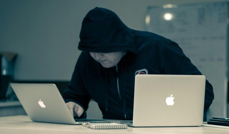 Trump Bağlantılı Kripto Para Hacklendi! WLFI Sahipleri Çift Yönlü Saldırıya Uğradı 6 trump-baglantili-kripto-para-hacklendi-wlfi-sahipleri-cift-yonlu-saldiriya-ugradi-tRPy8TCP.jpg