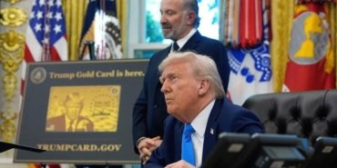Trump Yönetiminden Vize Programlarına Radikal Değişiklikler! H-1B'ye Ücret Sınırı, Altın Kart'a 1 Milyon Dolar 3 trump-yonetiminden-vize-programlarina-radikal-degisiklikler-h-1bye-ucret-siniri-altin-karta-1-milyon-dolar-OVEzU668.jpg