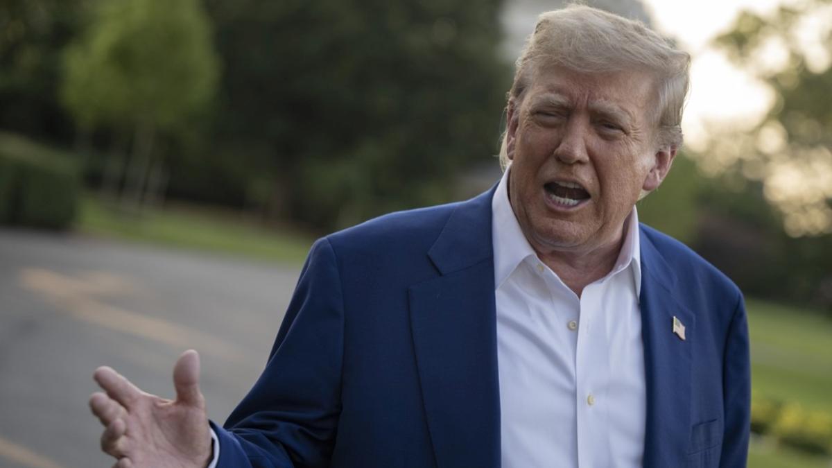 Trump'tan Teknoloji Devlerine Gümrük Vergisi Tehdidi! "Üretim Merkezlerinizi ABD'ye Taşıyın" 2 trumptan-teknoloji-devlerine-gumruk-vergisi-tehdidi-uretim-merkezlerinizi-abdye-tasiyin-fF5FK4j4.jpg