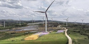 Türkiye Yenilenebilir Enerjiye Hız Veriyor! 3,3 Milyar Dolarlık YEKA İhalesi Başlıyor 4 turkiye-yenilenebilir-enerjiye-hiz-veriyor-33-milyar-dolarlik-yeka-ihalesi-basliyor-BAyLjOSt.jpg