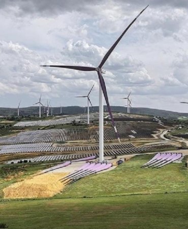 Türkiye Yenilenebilir Enerjiye Hız Veriyor! 3,3 Milyar Dolarlık YEKA İhalesi Başlıyor 9 turkiye-yenilenebilir-enerjiye-hiz-veriyor-33-milyar-dolarlik-yeka-ihalesi-basliyor-BAyLjOSt.jpg